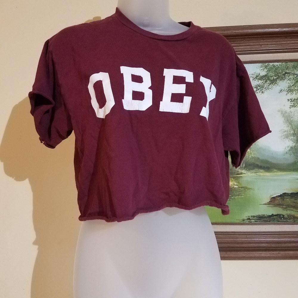 Obey crop top h11